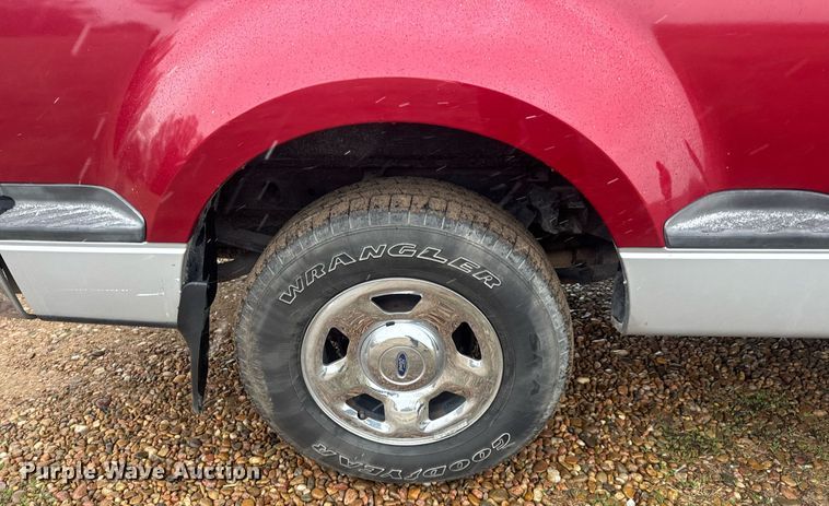 image for item EQ1238 2006 Ford F150 SuperCab pickup truck