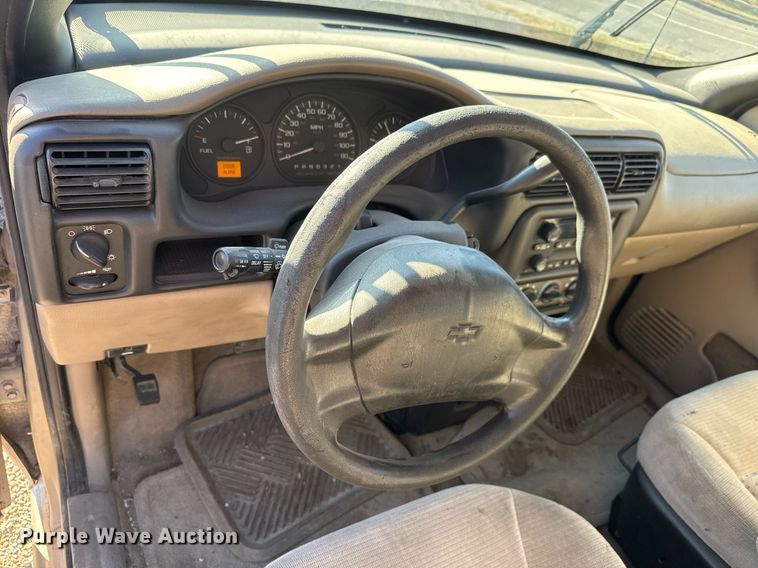 image for item EQ1239 2003 Chevrolet Venture van