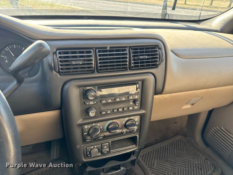 image for item EQ1239 2003 Chevrolet Venture van