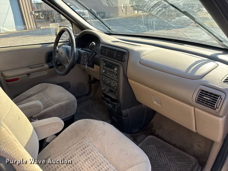 image for item EQ1239 2003 Chevrolet Venture van