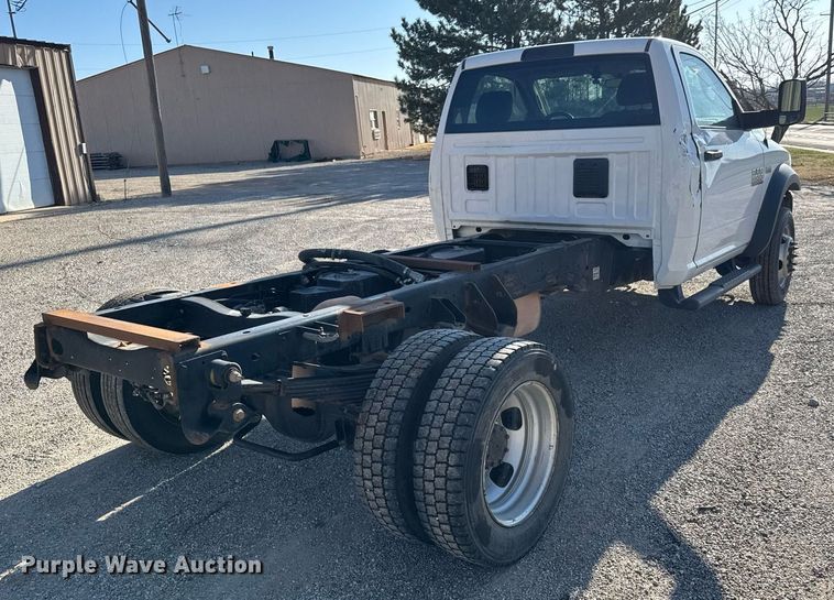image for item EQ1240 2018 Dodge Ram 5500HD truck cab and chassis