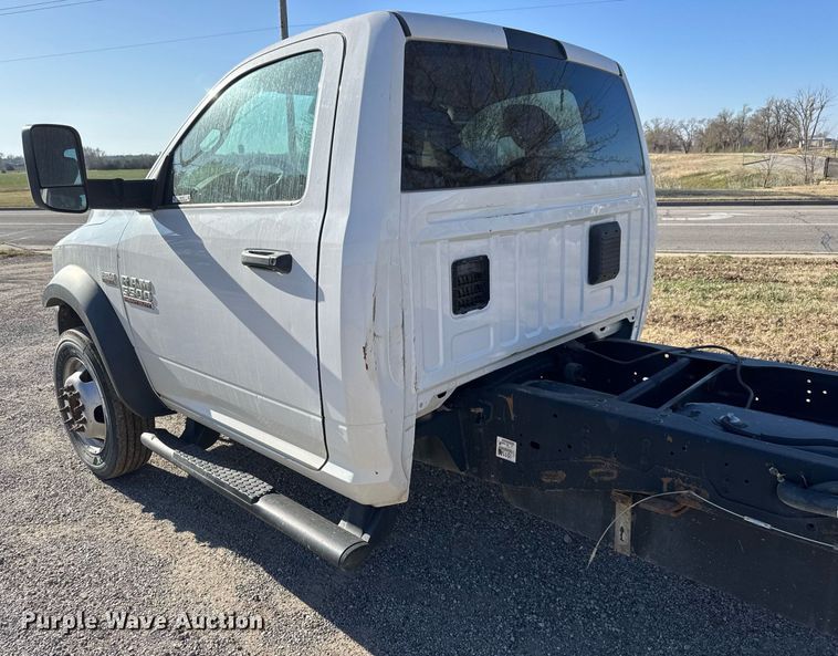 image for item EQ1240 2018 Dodge Ram 5500HD truck cab and chassis