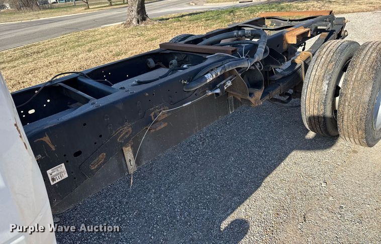 image for item EQ1240 2018 Dodge Ram 5500HD truck cab and chassis