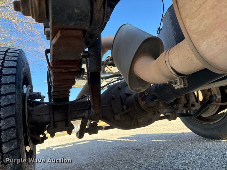 image for item EQ1240 2018 Dodge Ram 5500HD truck cab and chassis