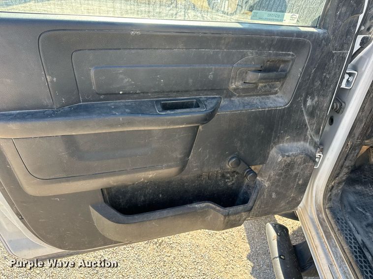 image for item EQ1240 2018 Dodge Ram 5500HD truck cab and chassis