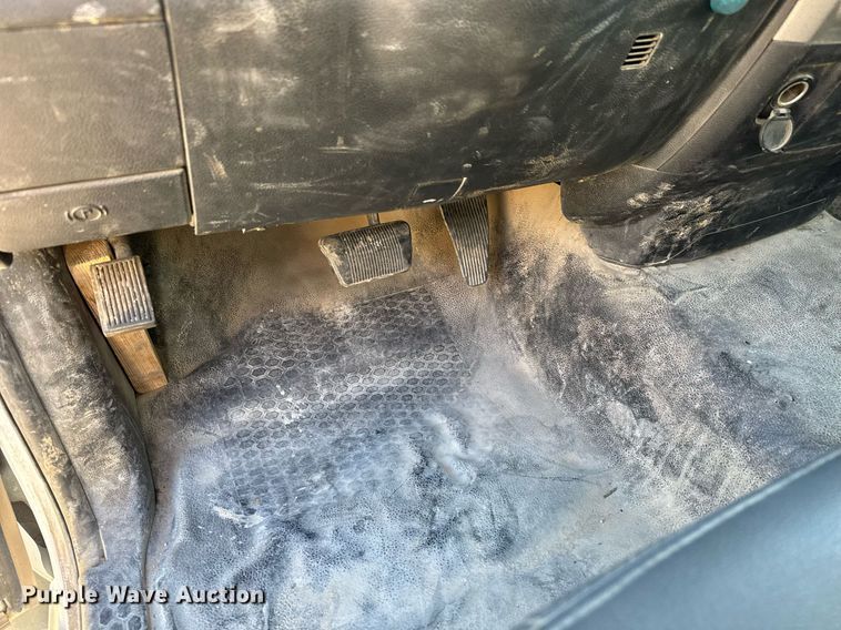 image for item EQ1240 2018 Dodge Ram 5500HD truck cab and chassis