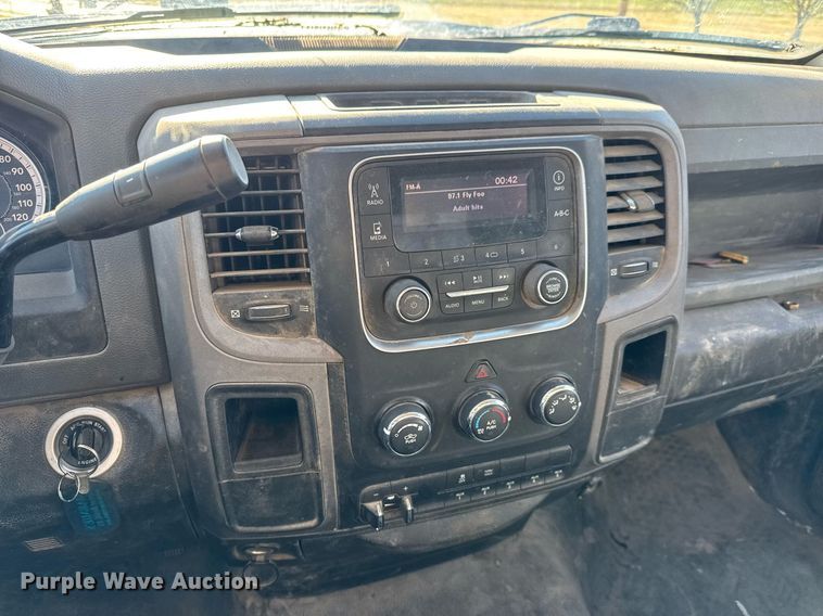 image for item EQ1240 2018 Dodge Ram 5500HD truck cab and chassis