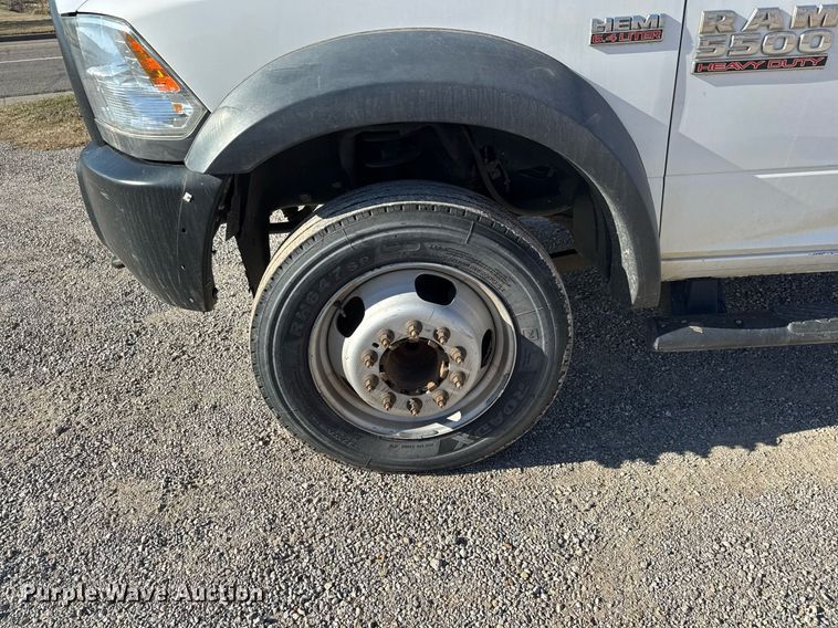 image for item EQ1240 2018 Dodge Ram 5500HD truck cab and chassis