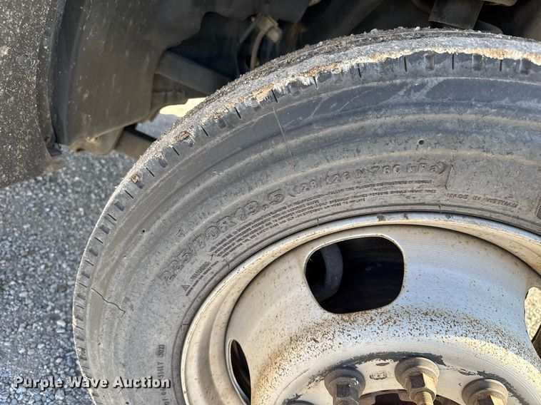 image for item EQ1240 2018 Dodge Ram 5500HD truck cab and chassis