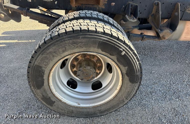 image for item EQ1240 2018 Dodge Ram 5500HD truck cab and chassis