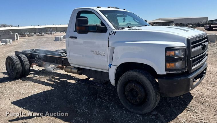 image for item EQ1242 2019 Chevrolet Silverado 5500HD truck cab and chassis