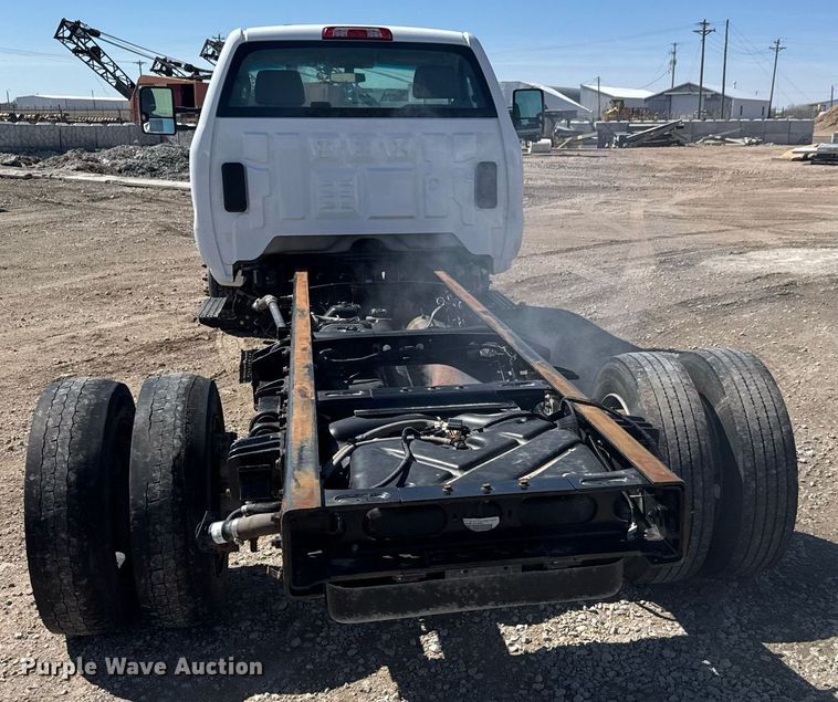 image for item EQ1242 2019 Chevrolet Silverado 5500HD truck cab and chassis