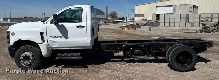 image for item EQ1242 2019 Chevrolet Silverado 5500HD truck cab and chassis