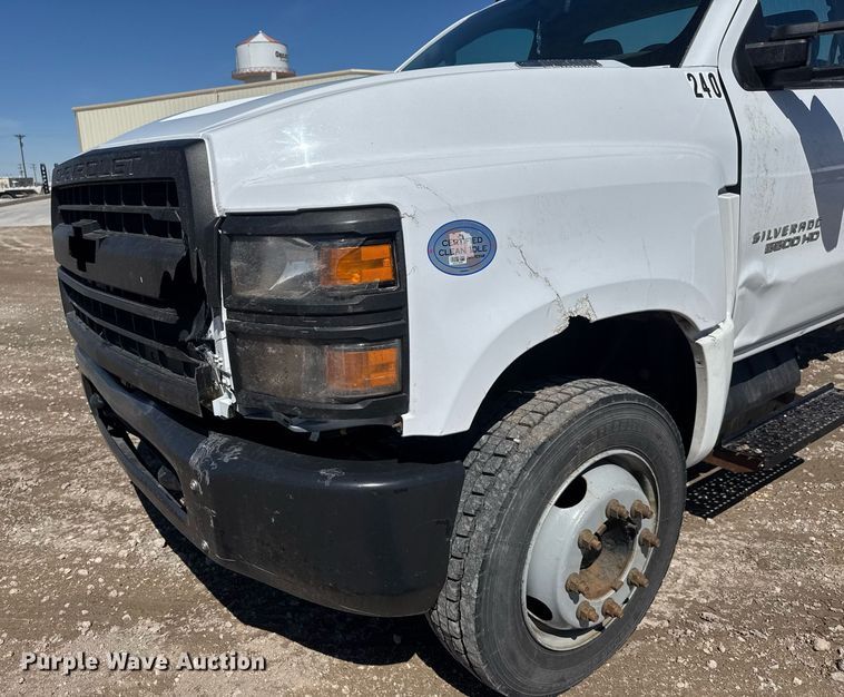 image for item EQ1242 2019 Chevrolet Silverado 5500HD truck cab and chassis