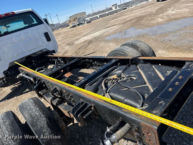 image for item EQ1242 2019 Chevrolet Silverado 5500HD truck cab and chassis