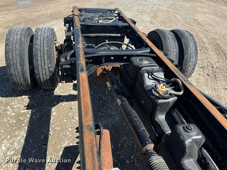 image for item EQ1242 2019 Chevrolet Silverado 5500HD truck cab and chassis