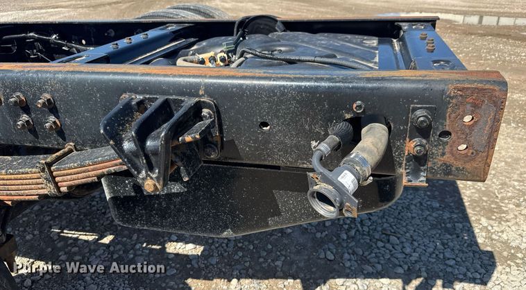 image for item EQ1242 2019 Chevrolet Silverado 5500HD truck cab and chassis