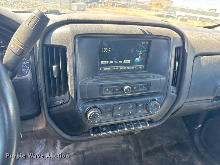image for item EQ1242 2019 Chevrolet Silverado 5500HD truck cab and chassis