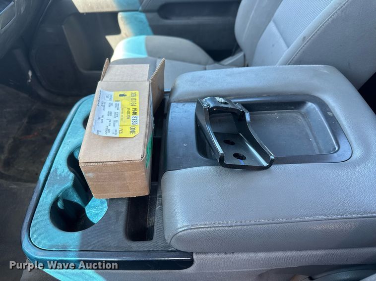 image for item EQ1242 2019 Chevrolet Silverado 5500HD truck cab and chassis