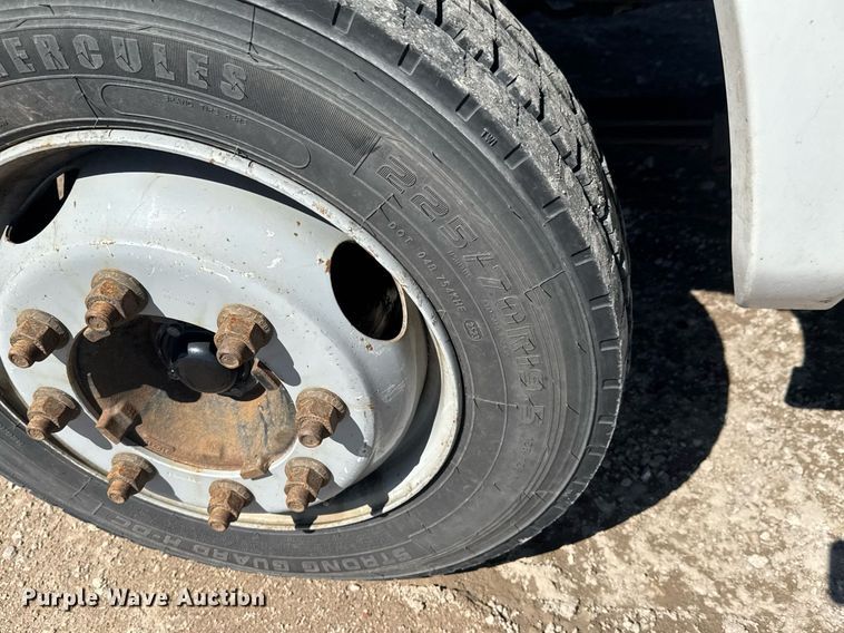 image for item EQ1242 2019 Chevrolet Silverado 5500HD truck cab and chassis