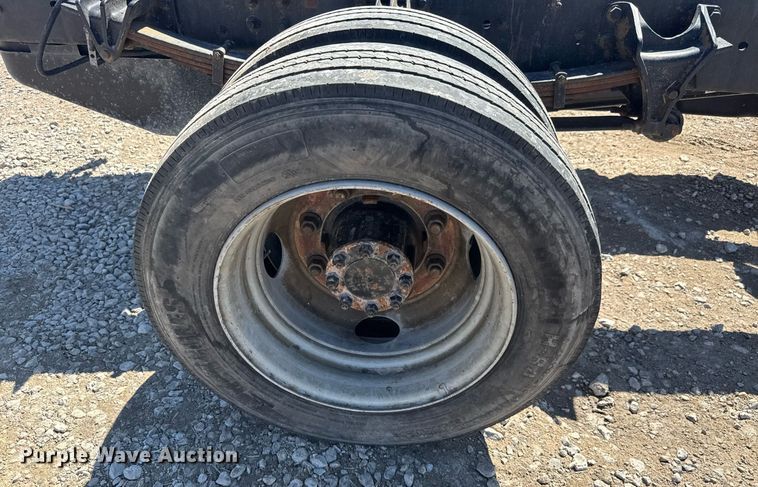 image for item EQ1242 2019 Chevrolet Silverado 5500HD truck cab and chassis