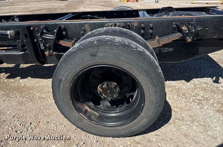 image for item EQ1242 2019 Chevrolet Silverado 5500HD truck cab and chassis