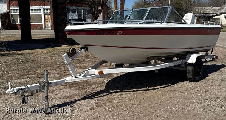 image for item EQ1243 1988 Thunder Craft 152 Capri boat