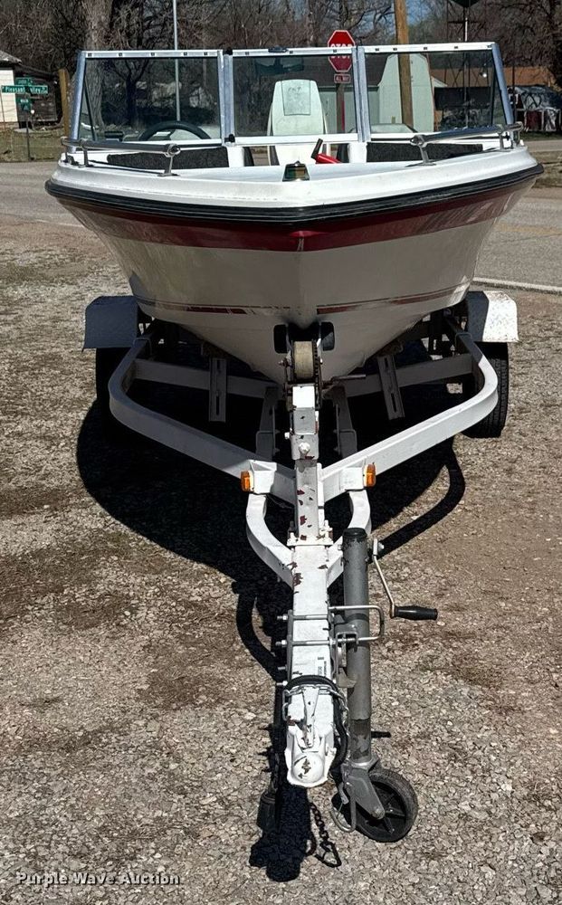 image for item EQ1243 1988 Thunder Craft 152 Capri boat