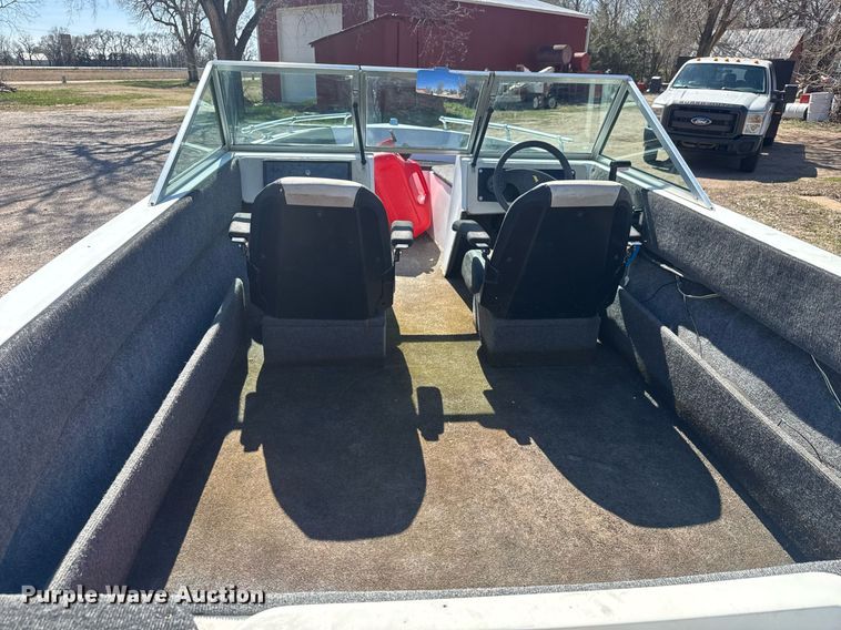 image for item EQ1243 1988 Thunder Craft 152 Capri boat