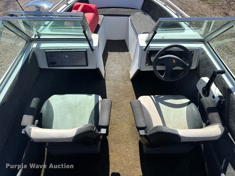 image for item EQ1243 1988 Thunder Craft 152 Capri boat