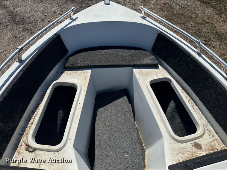 image for item EQ1243 1988 Thunder Craft 152 Capri boat