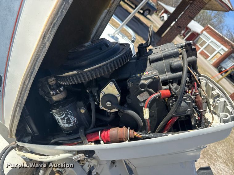 image for item EQ1243 1988 Thunder Craft 152 Capri boat