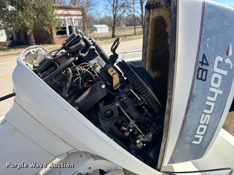 image for item EQ1243 1988 Thunder Craft 152 Capri boat