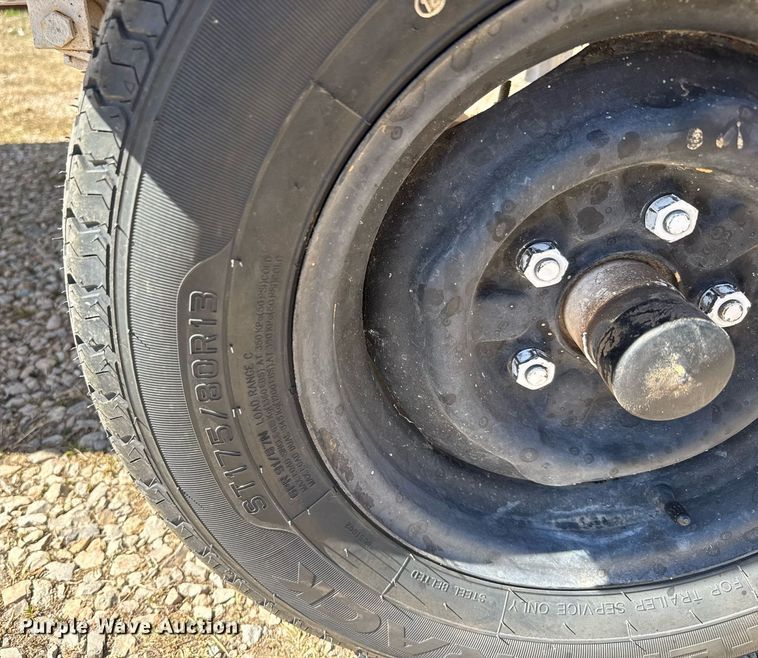 image for item EQ1243 1988 Thunder Craft 152 Capri boat