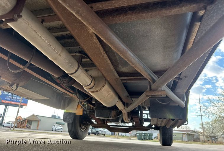 image for item EQ1256 1992 International 3800 school bus