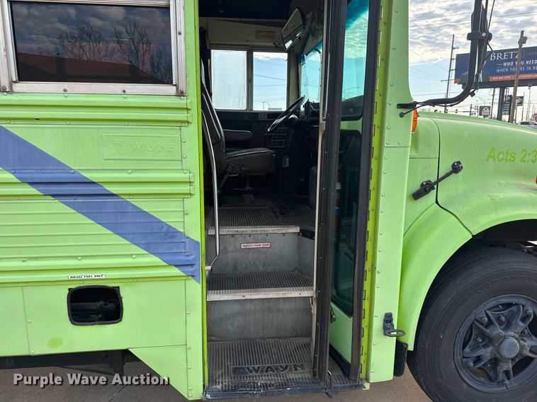 image for item EQ1256 1992 International 3800 school bus