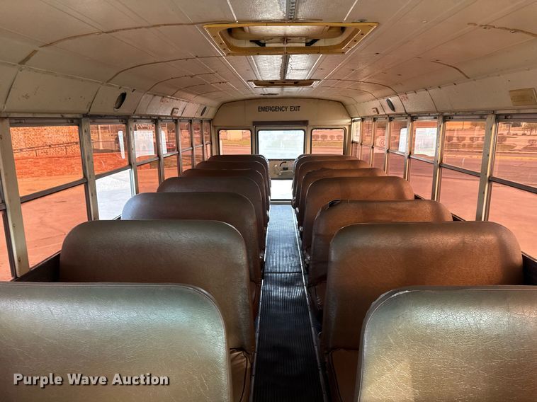 image for item EQ1256 1992 International 3800 school bus