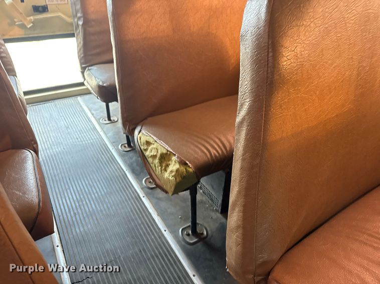 image for item EQ1256 1992 International 3800 school bus