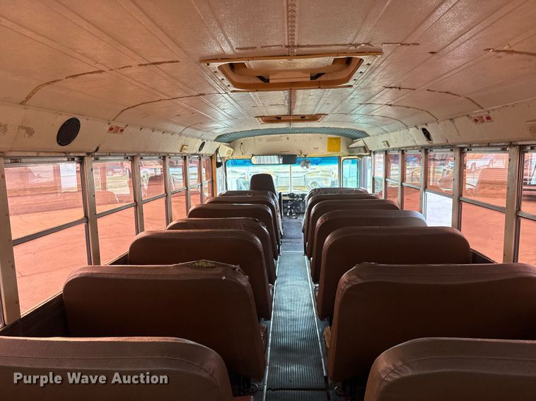 image for item EQ1256 1992 International 3800 school bus