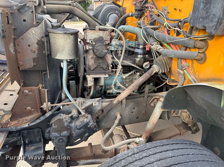 image for item EQ1256 1992 International 3800 school bus