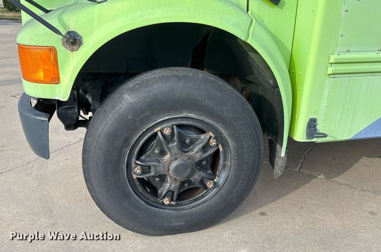 image for item EQ1256 1992 International 3800 school bus