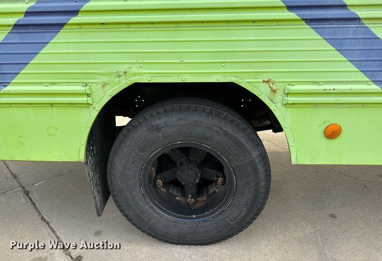 image for item EQ1256 1992 International 3800 school bus