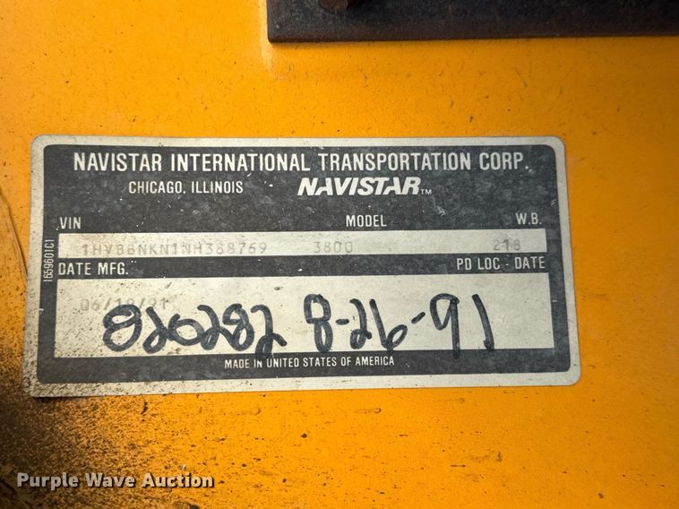 image for item EQ1256 1992 International 3800 school bus