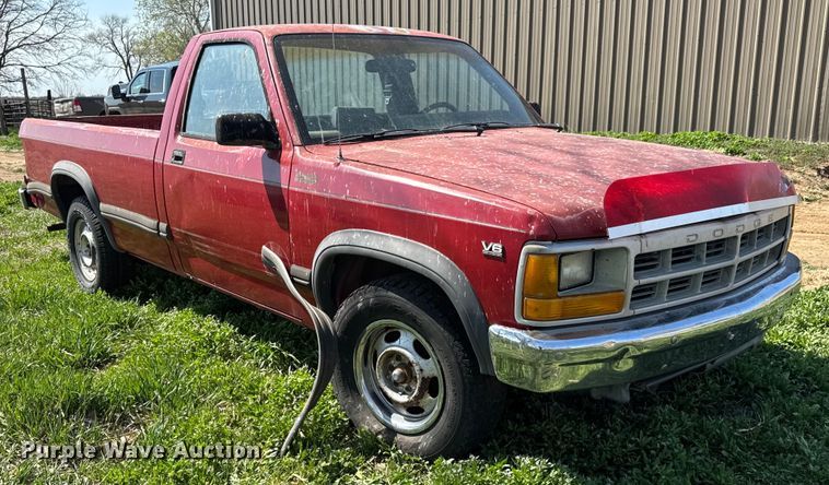 image for item EQ1260 1991 Dodge Dakota pickup truck