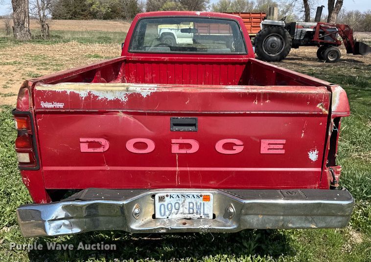 image for item EQ1260 1991 Dodge Dakota pickup truck