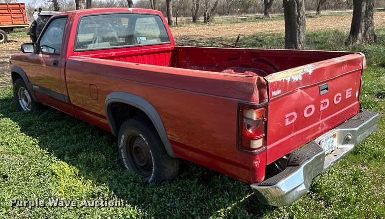 image for item EQ1260 1991 Dodge Dakota pickup truck