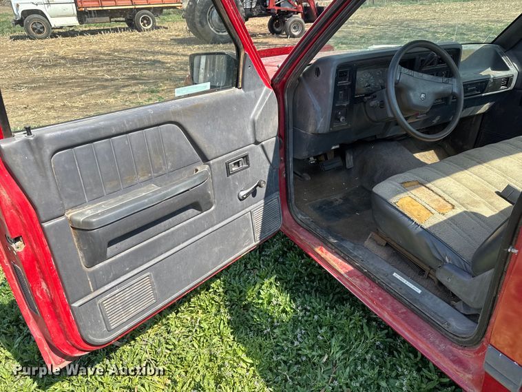 image for item EQ1260 1991 Dodge Dakota pickup truck