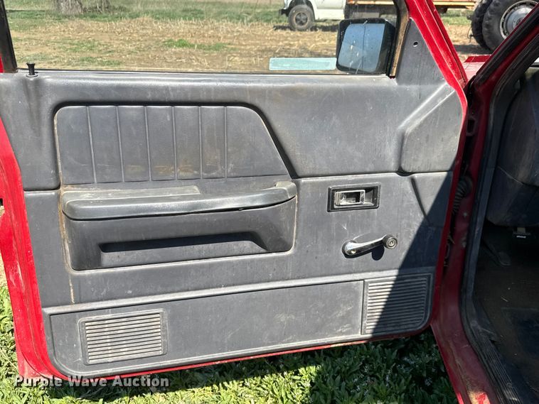 image for item EQ1260 1991 Dodge Dakota pickup truck