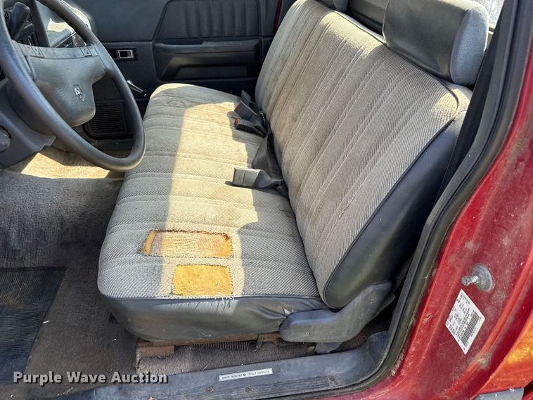image for item EQ1260 1991 Dodge Dakota pickup truck