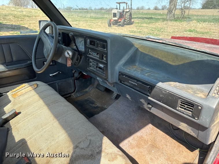 image for item EQ1260 1991 Dodge Dakota pickup truck